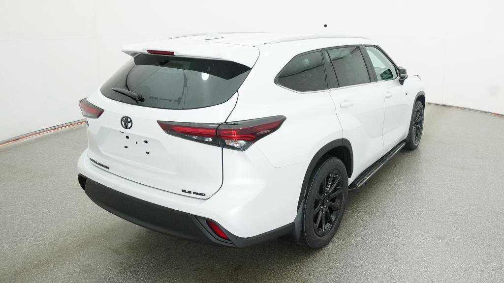 New 2026 Toyota Highlander XLE image 11
