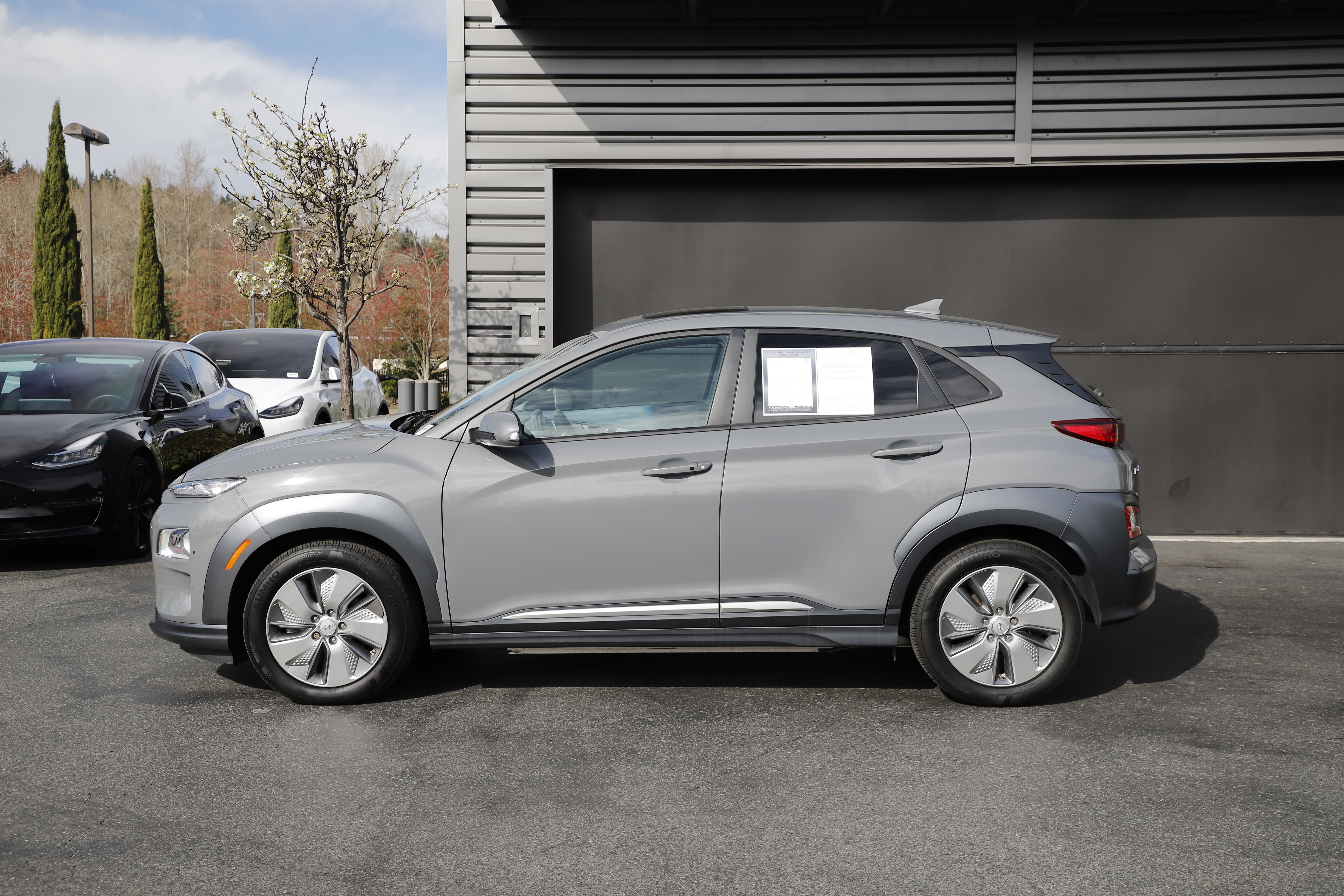 Used 2021 Hyundai Kona Limited image 7
