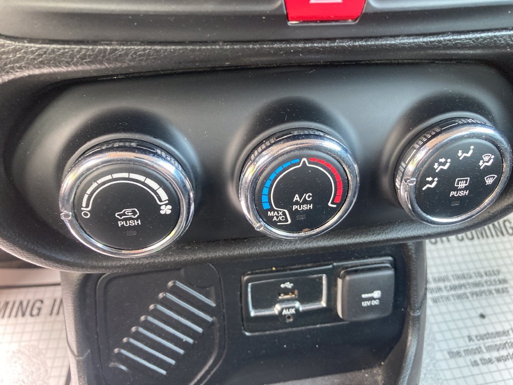 Used 2017 Jeep Renegade Sport w/ Power & Air Group FWD image 25