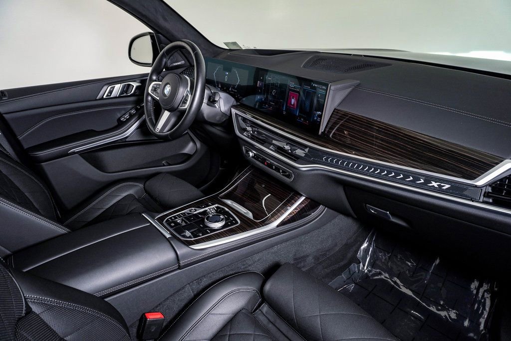 Used 2023 BMW X7 xDrive40i w/ Executive Package image 13