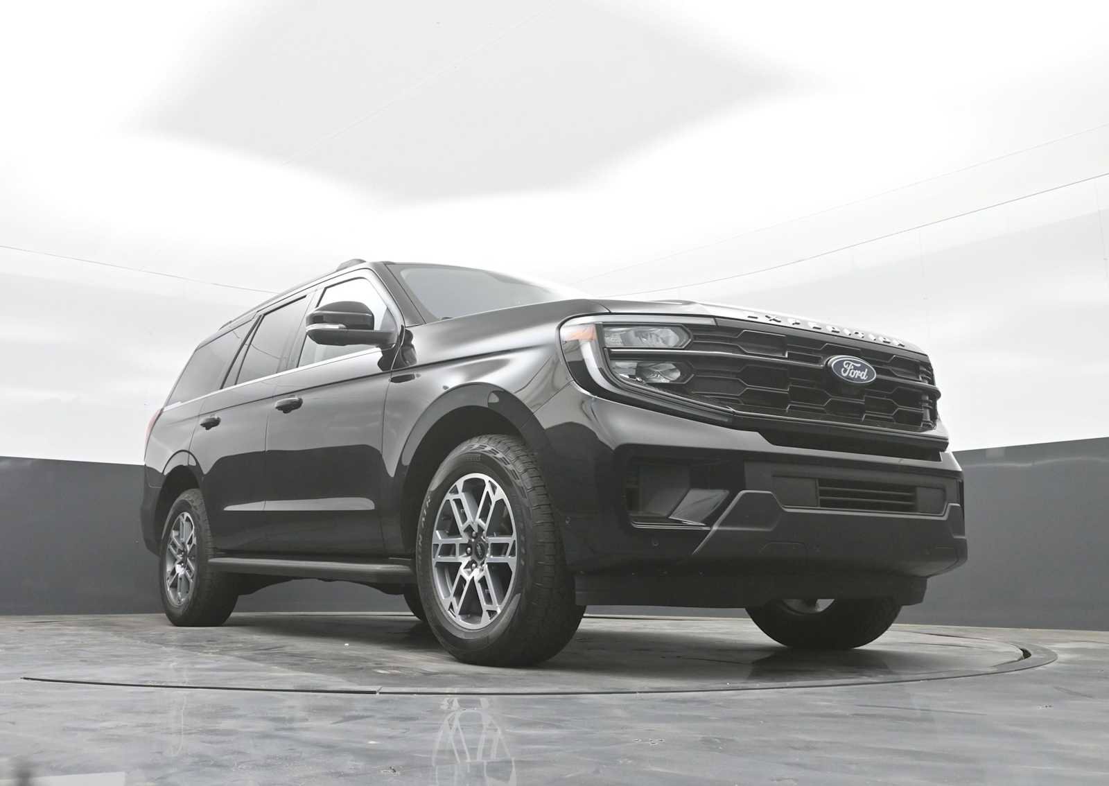 Used 2025 Ford Expedition Active AWD/4WD image 20