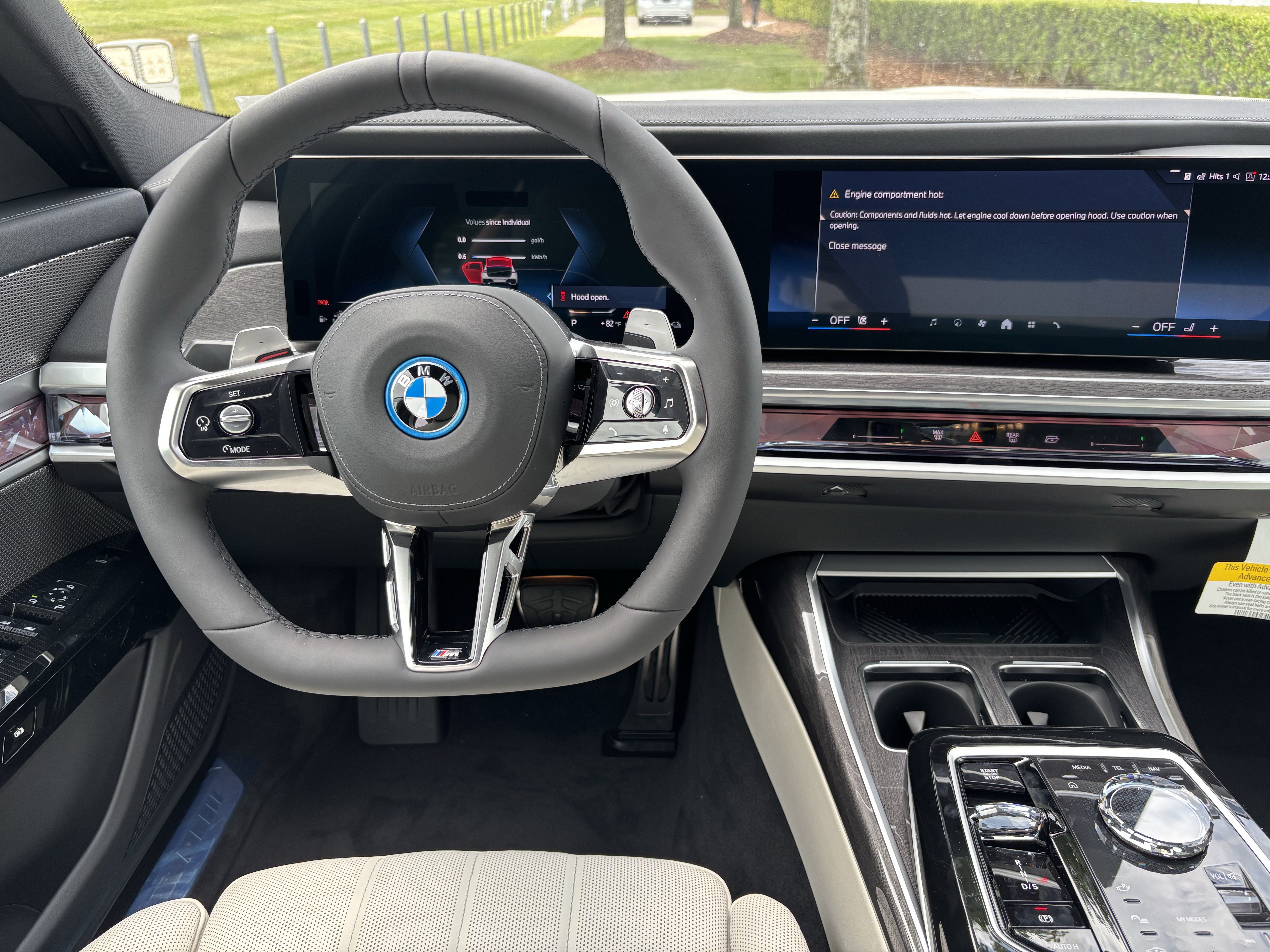 New 2026 BMW 750e xDrive AWD/4WD image 24