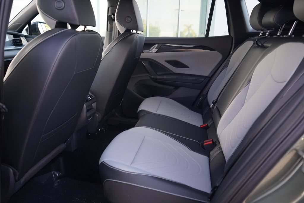 New 2026 Volkswagen Tiguan SE R-Line FWD image 7