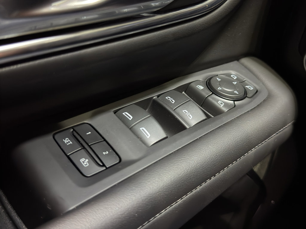 Used 2024 Chevrolet Suburban Z71 w/ Luxury Package AWD/4WD image 35