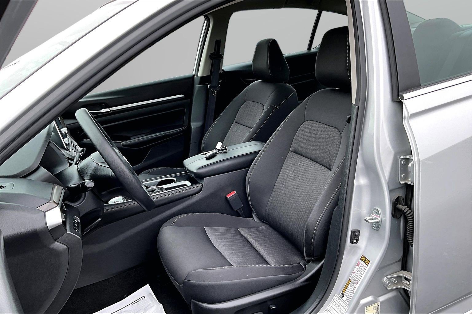 Used 2023 Nissan Altima 2.5 SV FWD image 16