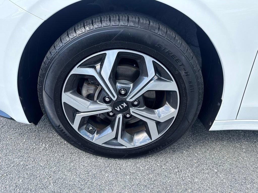 Used 2020 Kia Forte LXS FWD image 10