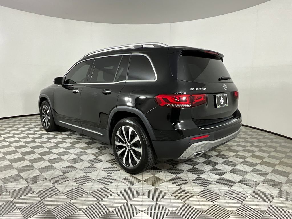 Used 2022 Mercedes-Benz GLB 250 image 3