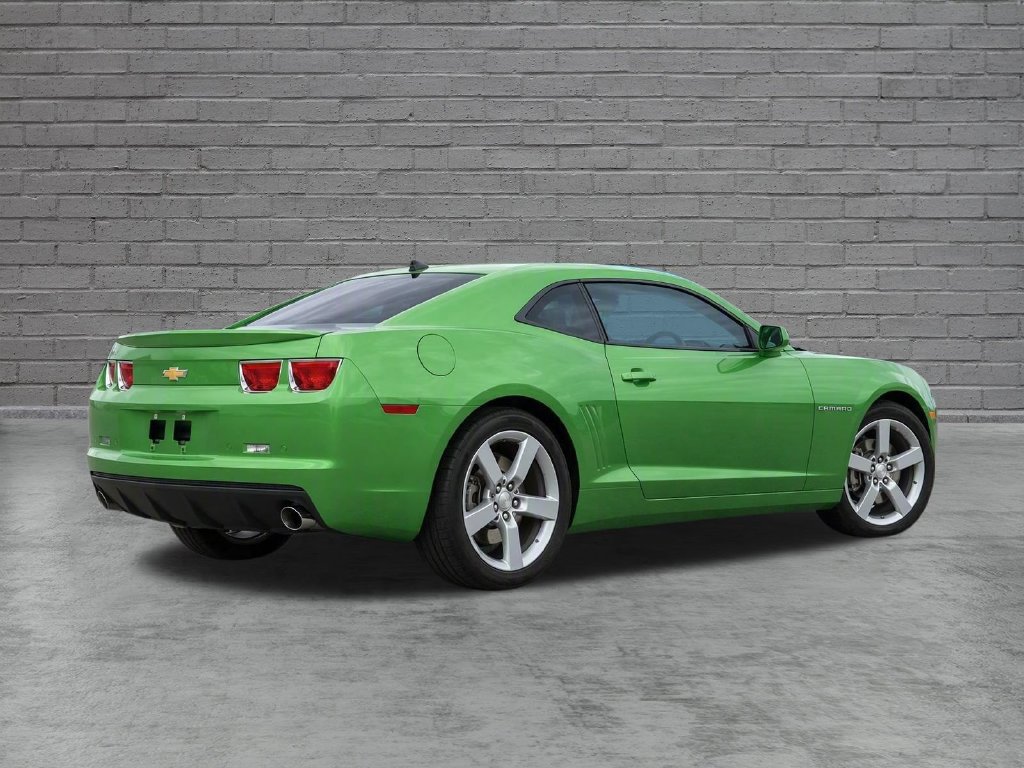 Used 2010 Chevrolet Camaro LT RWD image 3