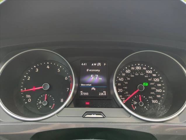 Used 2021 Volkswagen Tiguan SE w/ Panoramic Sunroof Package FWD image 18