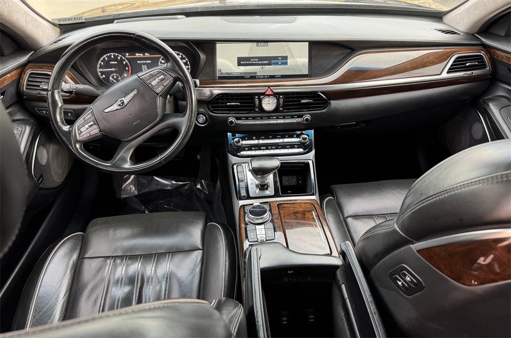 Used 2018 Genesis G90 3.3T Premium image 28