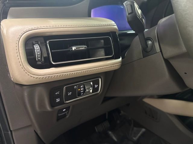 Used 2022 Lincoln Nautilus AWD image 28