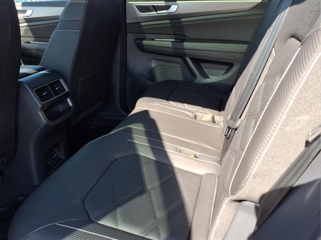 New 2026 Volkswagen Atlas Cross Sport SE AWD/4WD image 12