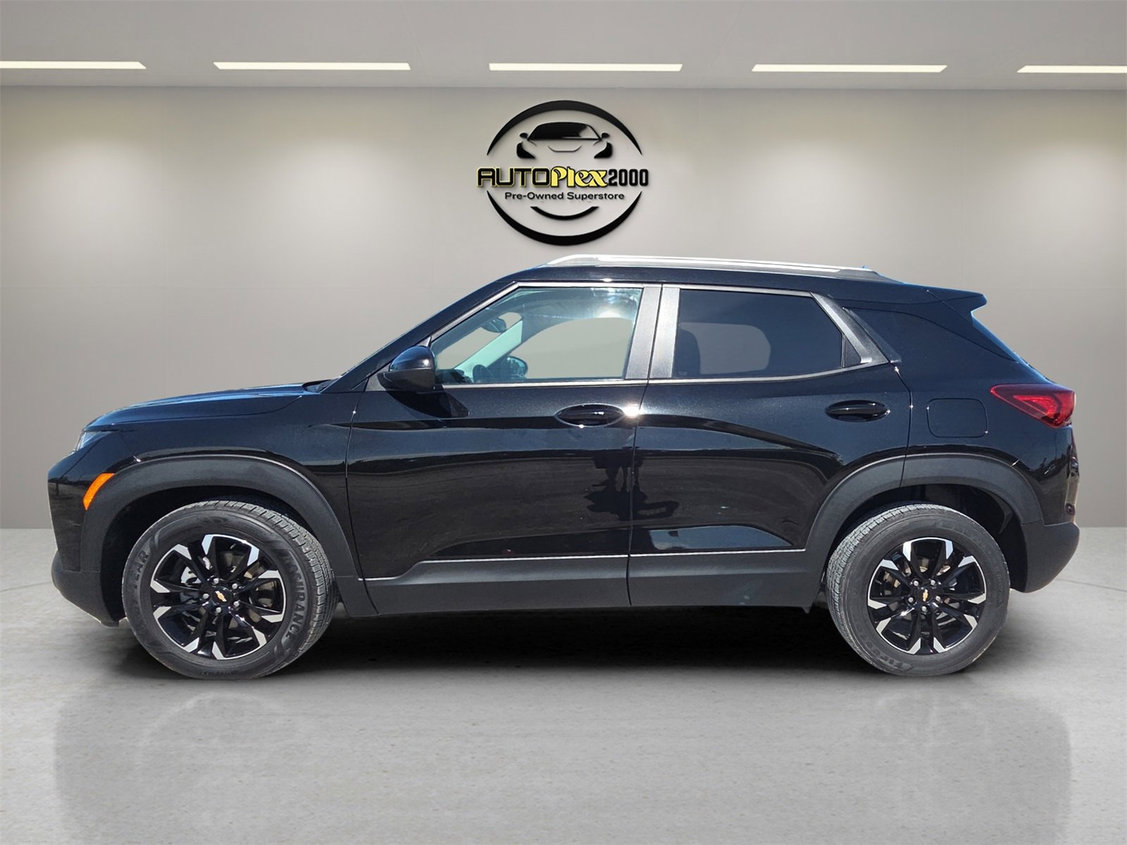 Used 2021 Chevrolet TrailBlazer LT w/ Convenience Package image 4