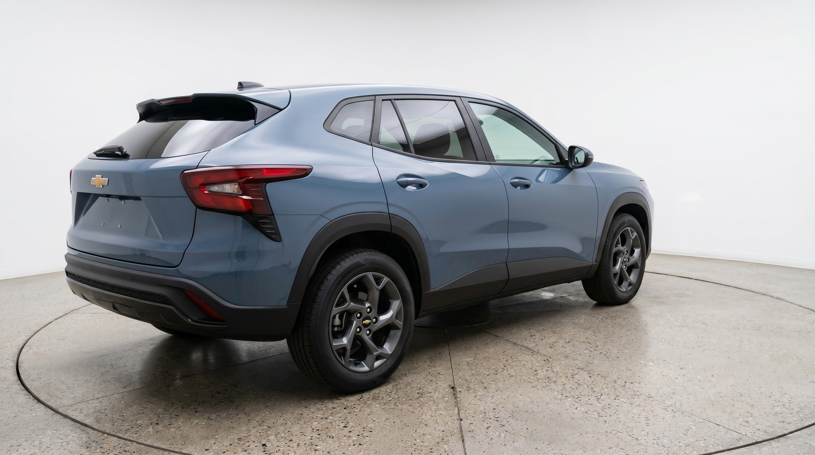 Used 2025 Chevrolet Trax LT FWD image 9