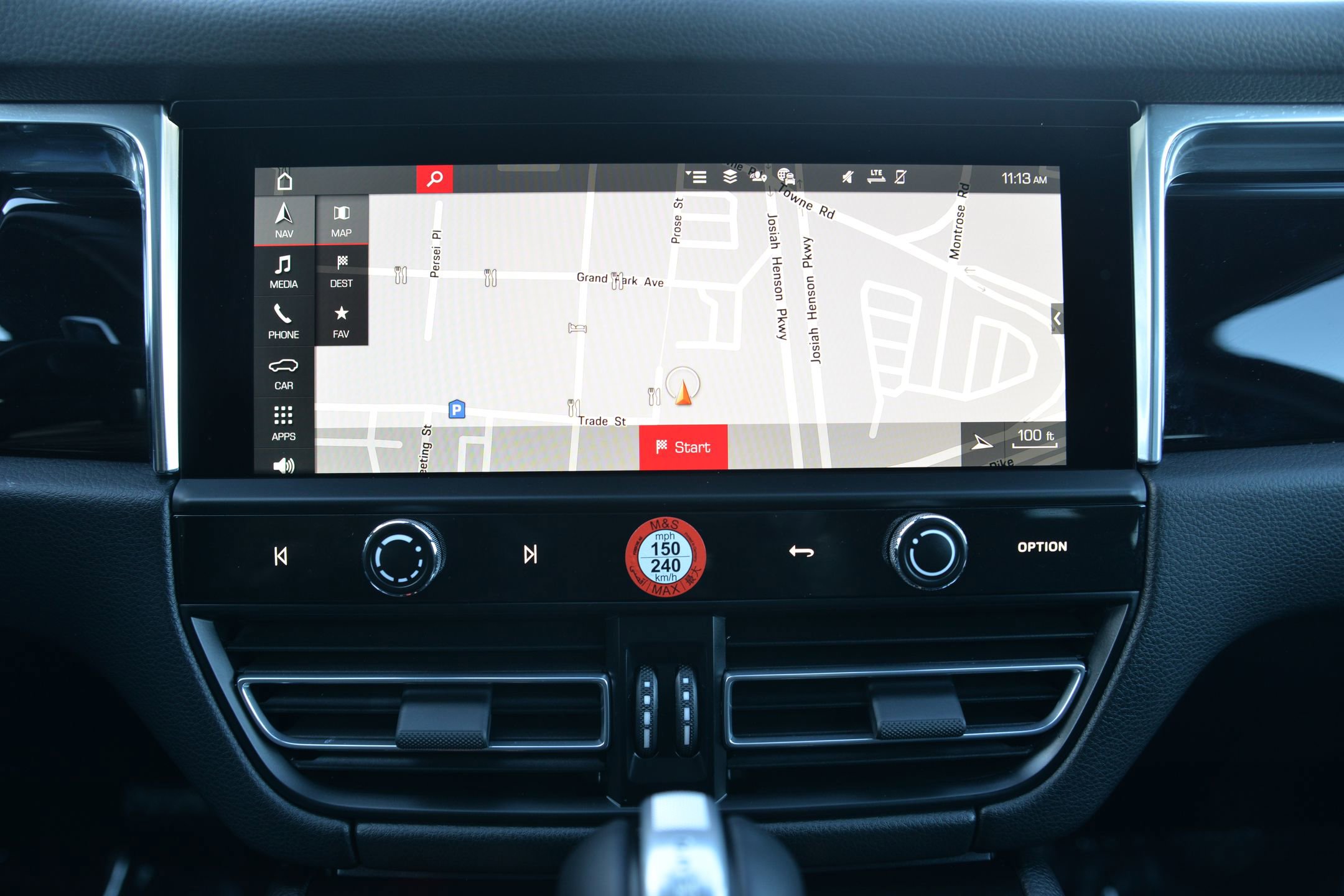 Certified 2025 Porsche Macan image 31