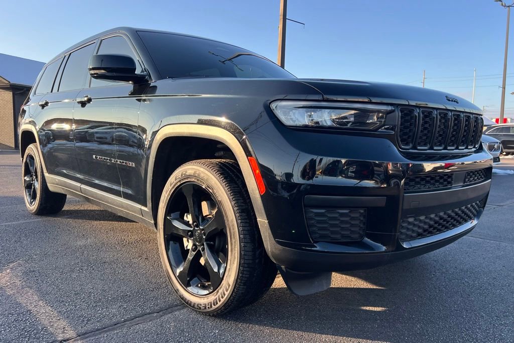 Used 2023 Jeep Grand Cherokee L Laredo image 11