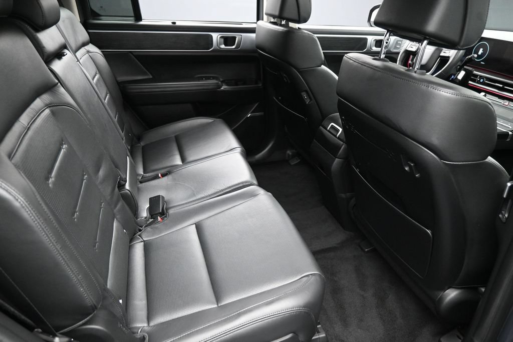 Used 2024 Hyundai Santa Fe Limited AWD/4WD image 35