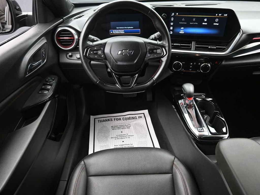 Used 2024 Chevrolet Trax RS w/ Sunroof Package image 11