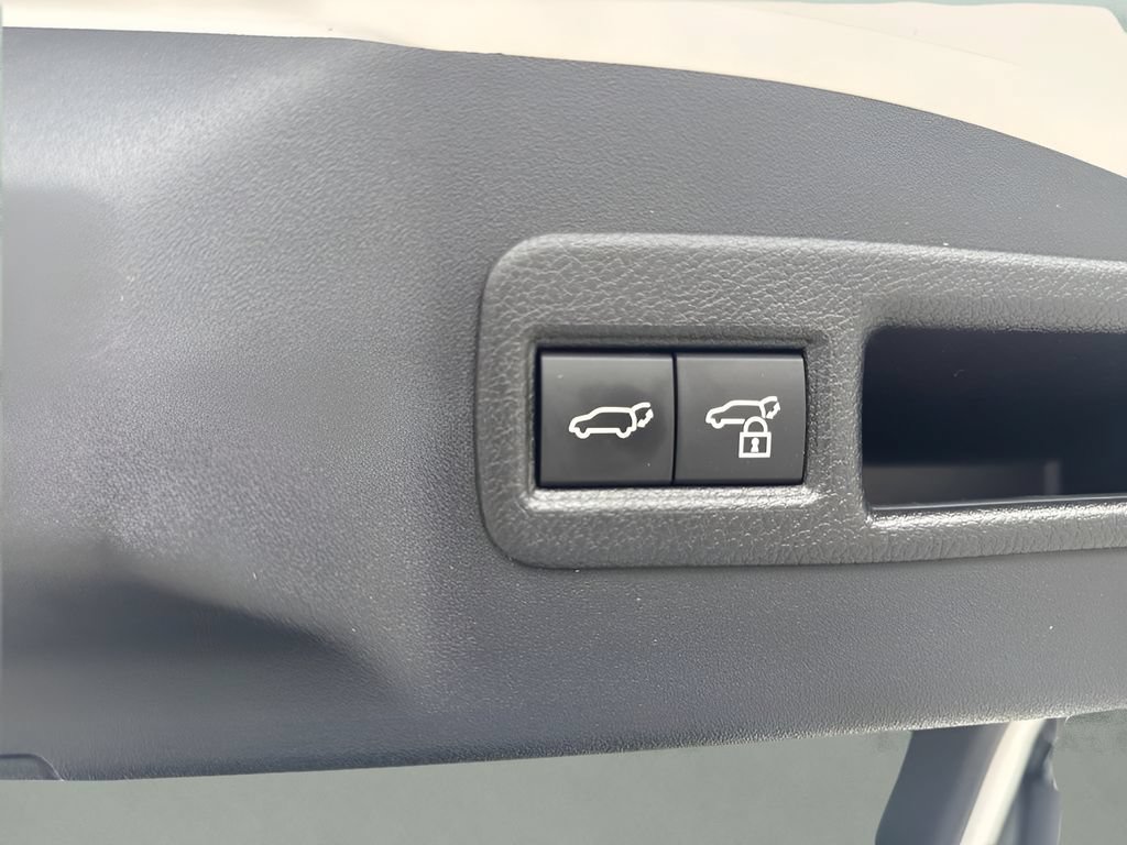 Used 2023 Subaru Solterra AWD image 28