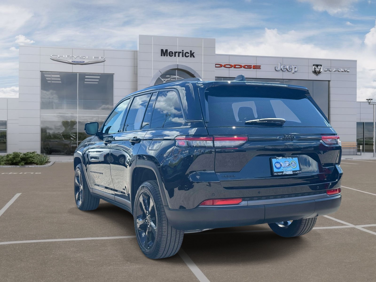 Used 2026 Jeep Grand Cherokee Limited w/ Limited Altitude Package AWD/4WD image 8