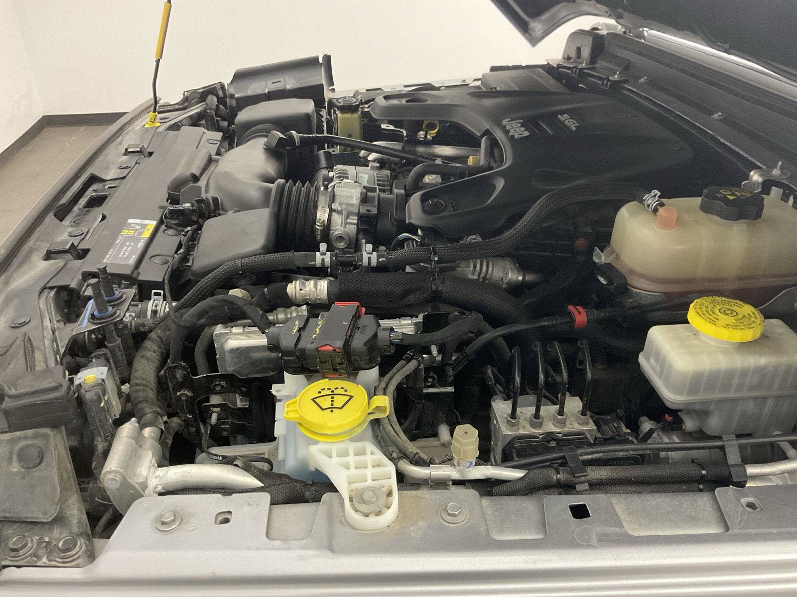 Used 2018 Jeep Wrangler Unlimited Sport AWD/4WD image 18