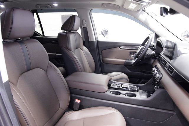 Certified 2025 Honda Pilot Elite image 13