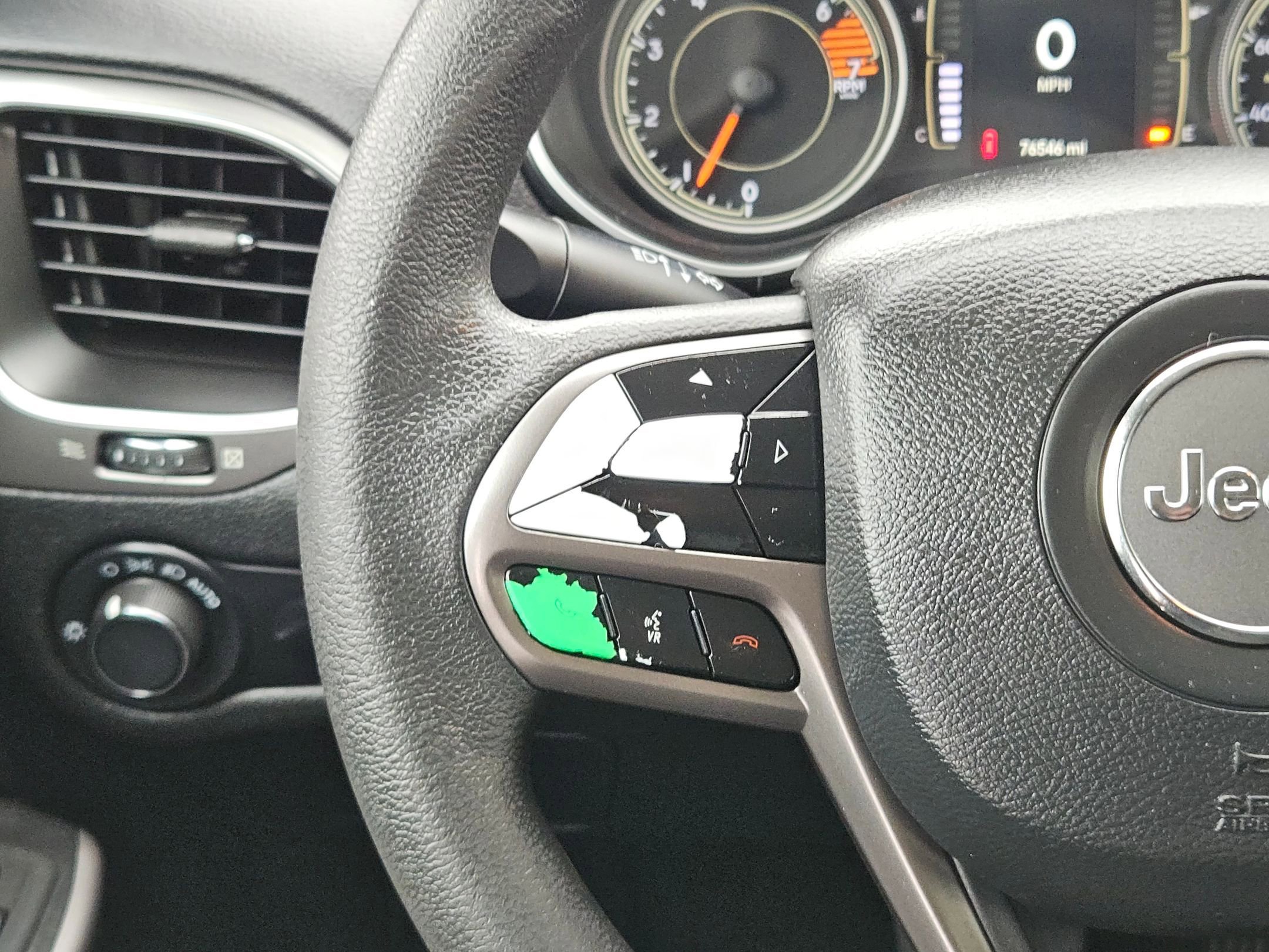 Used 2021 Jeep Cherokee Latitude w/ Mopar Interior Package image 21