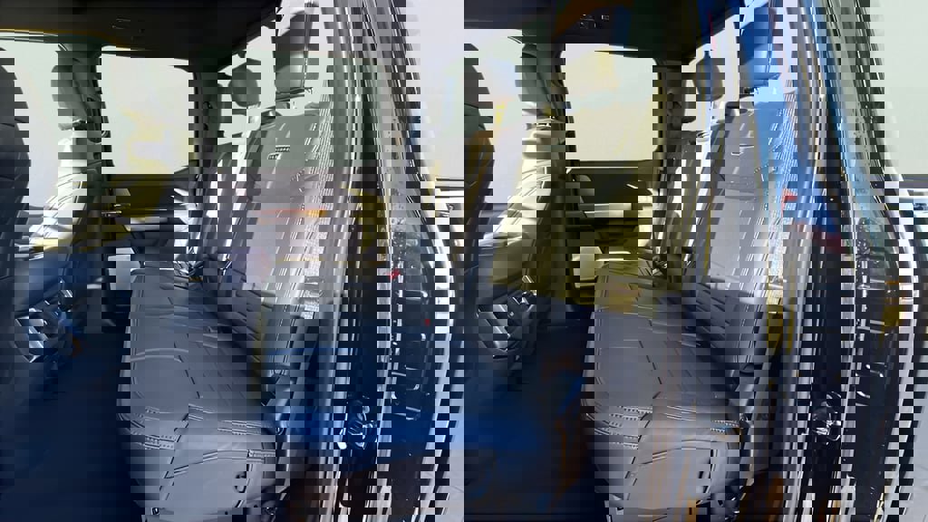 New 2026 Ford F250 Platinum image 25