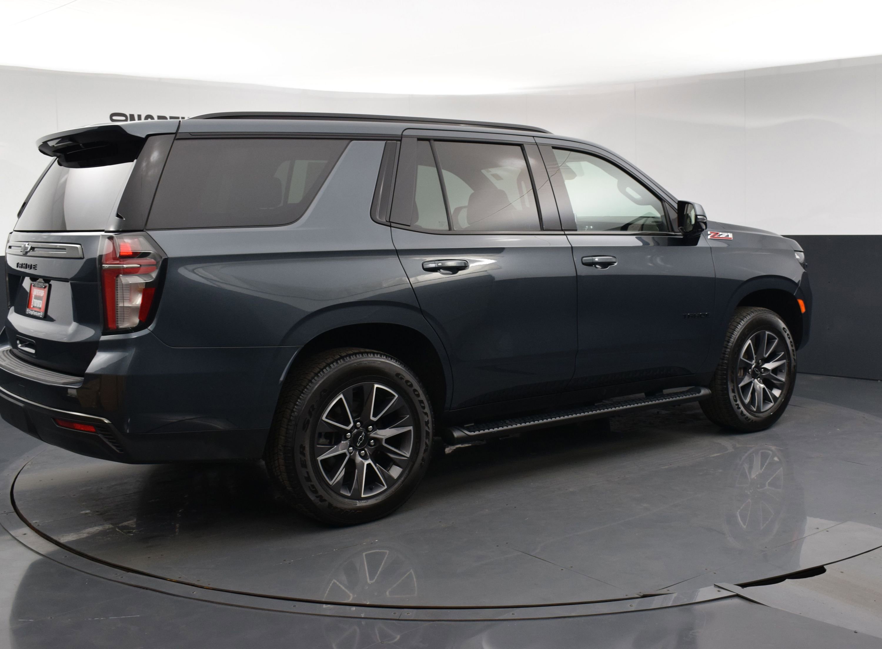 Used 2021 Chevrolet Tahoe Z71 w/ Z71 Signature Package AWD/4WD image 4