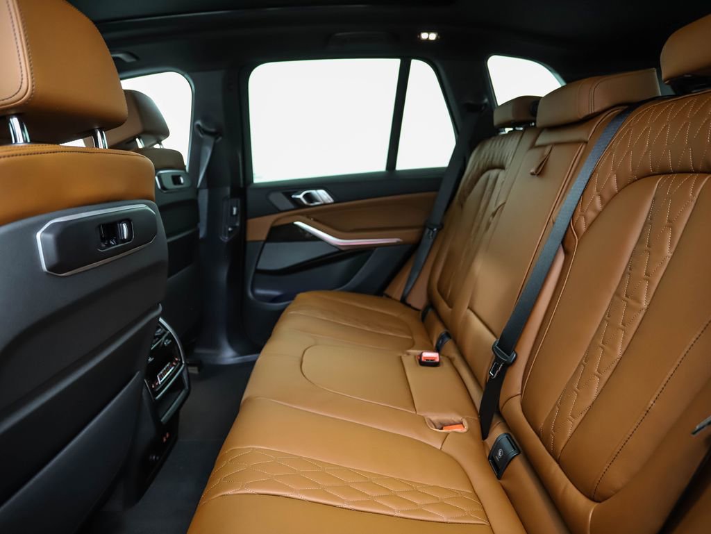 New 2026 BMW X5 xDrive40i w/ M Sport Package image 21