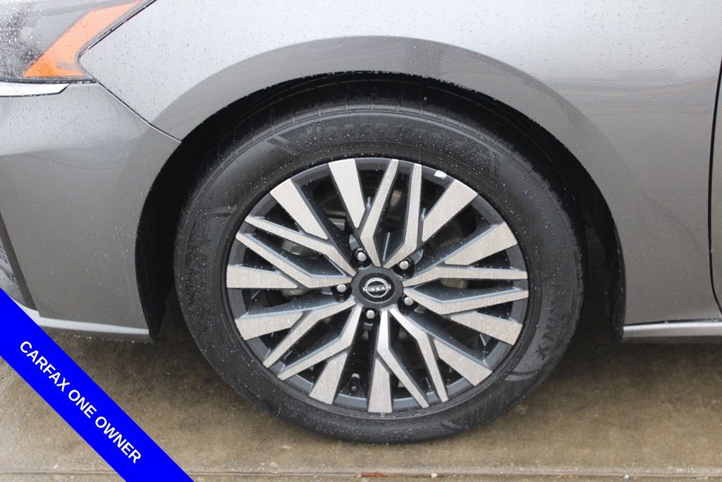 Used 2024 Nissan Altima 2.5 SV image 11