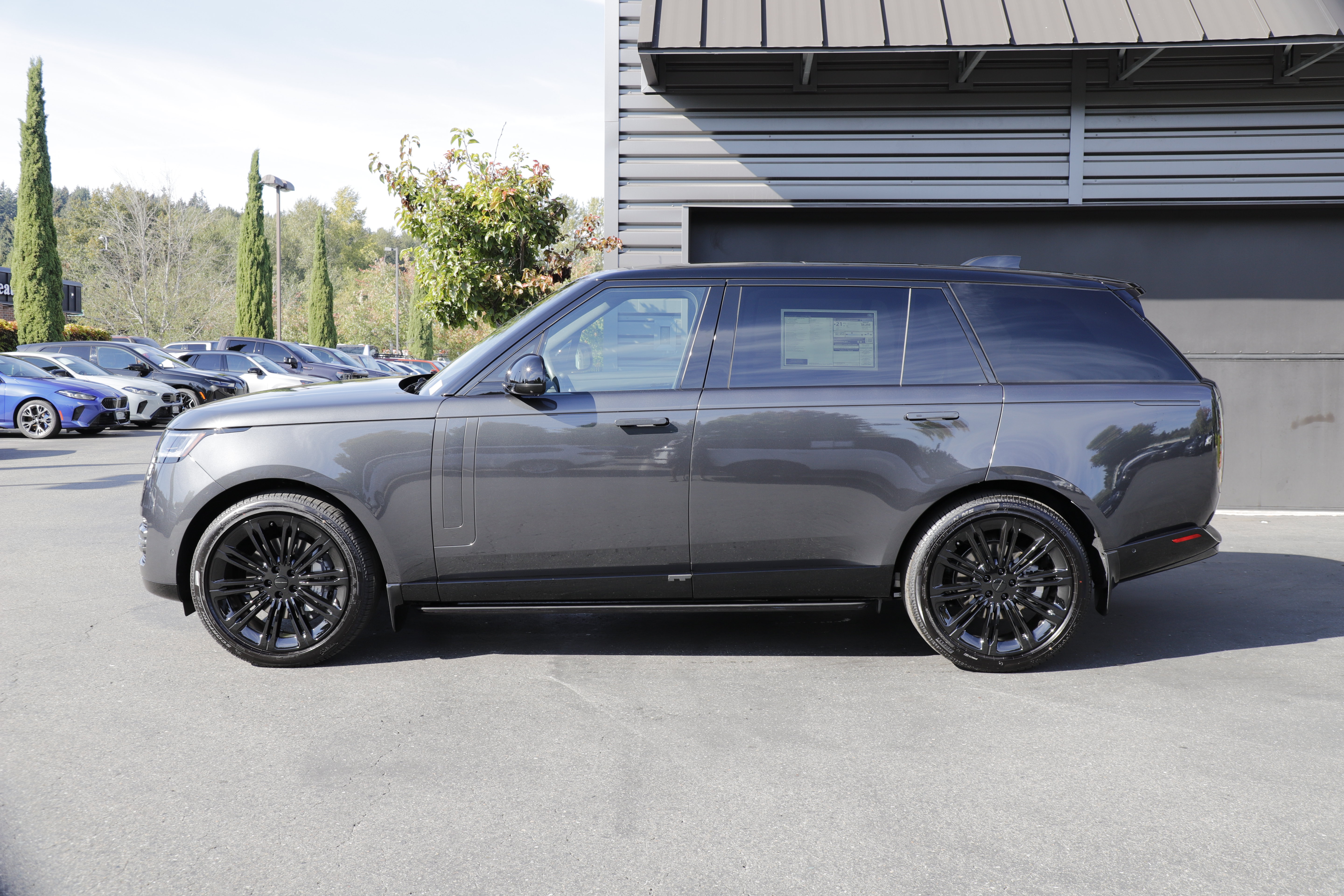 New 2026 Land Rover Range Rover Long Wheelbase SE AWD/4WD image 5