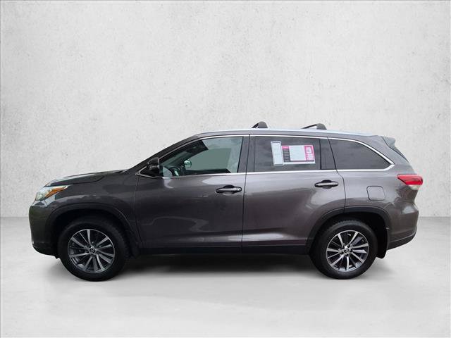 Used 2019 Toyota Highlander XLE AWD/4WD image 8