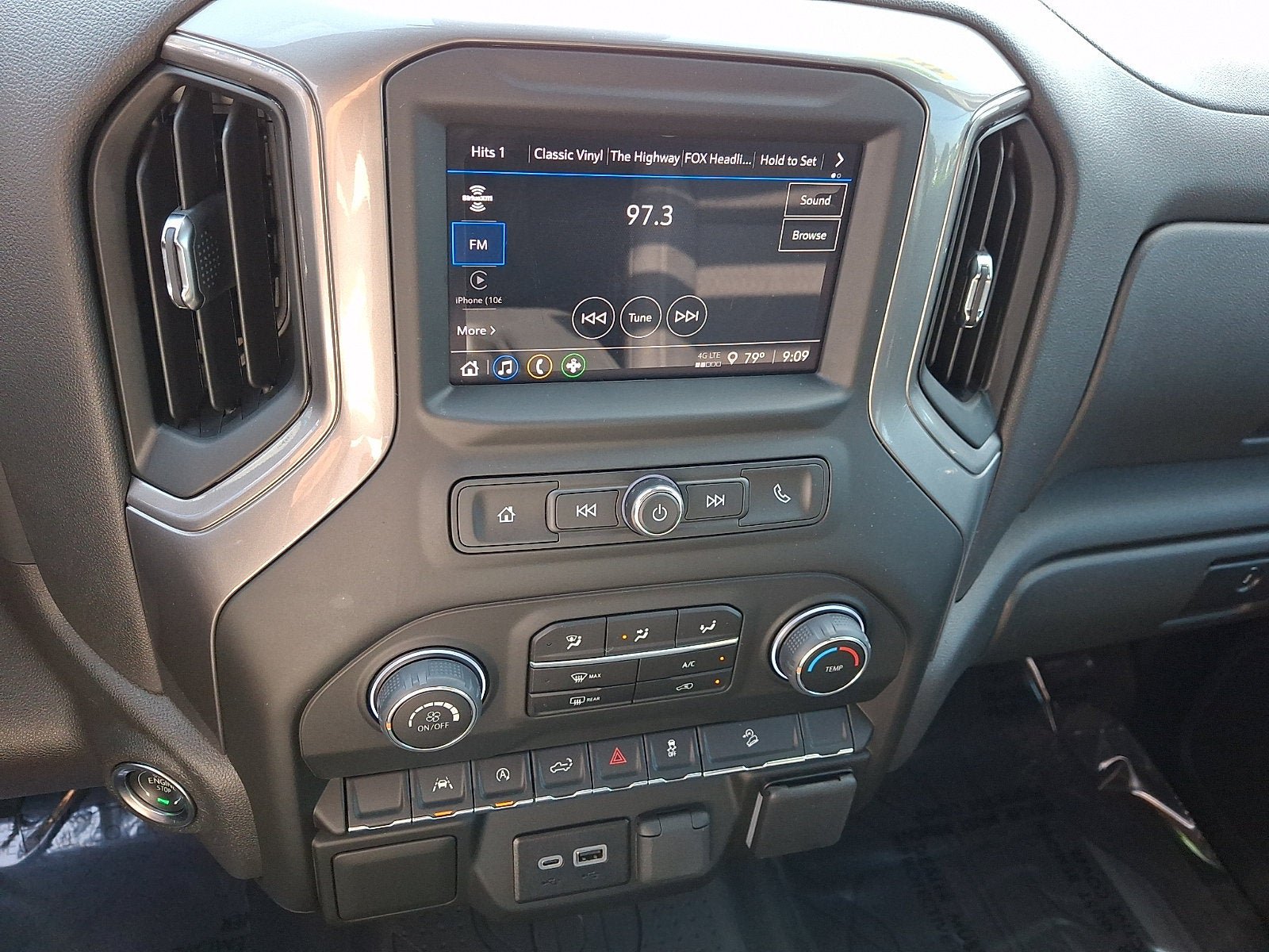 Used 2025 Chevrolet Silverado 1500 Custom Trail Boss AWD/4WD image 15
