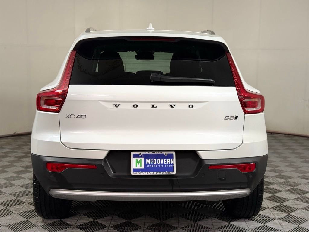 Used 2025 Volvo XC40 B5 Core w/ Protection Package Premier image 5
