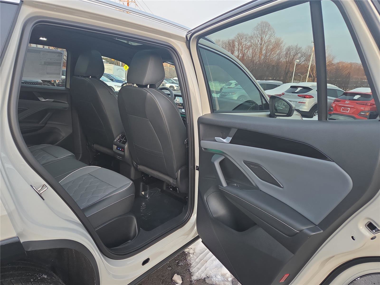 New 2026 Volkswagen Tiguan SEL R-Line image 29