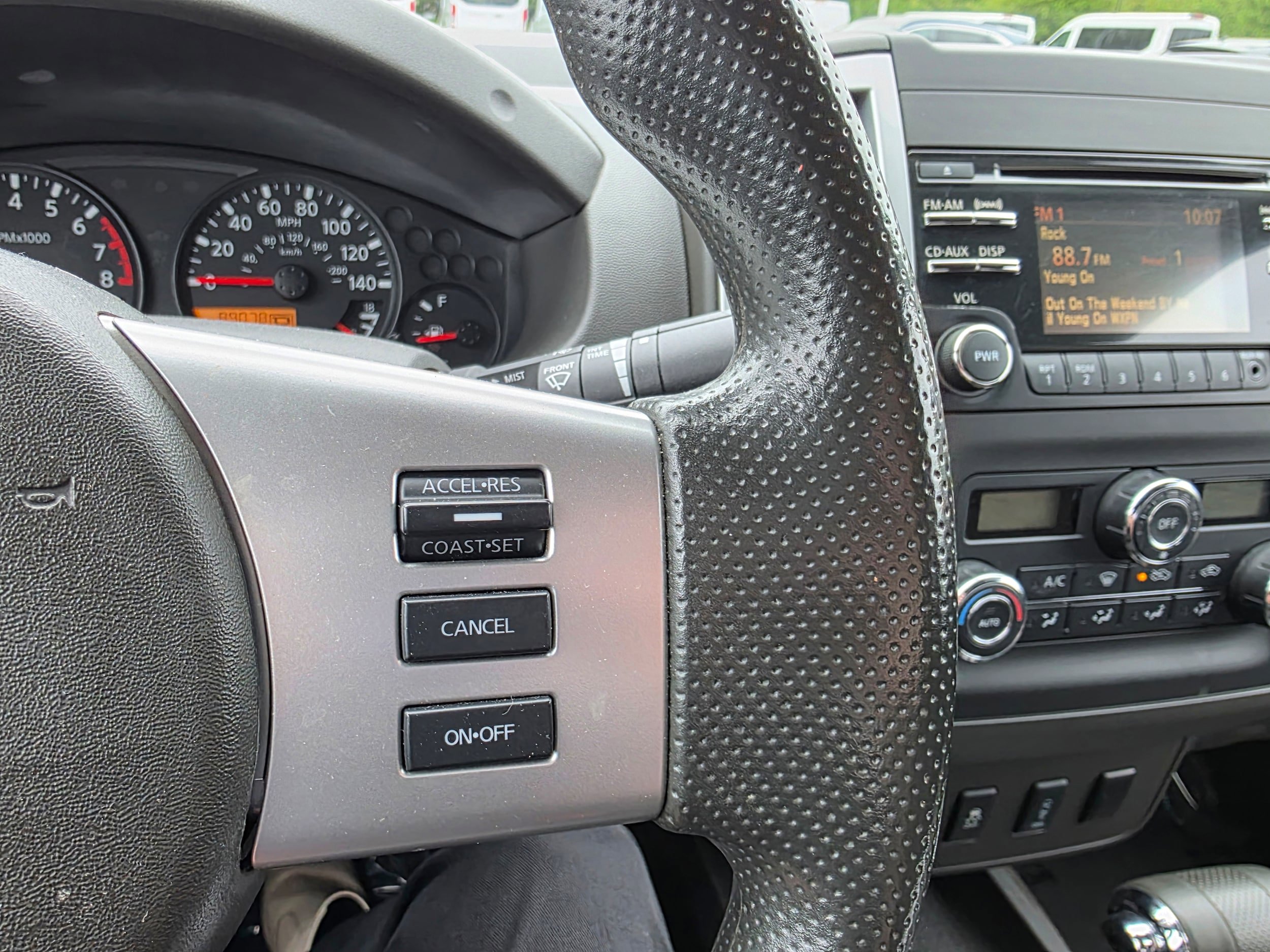 Used 2013 Nissan Frontier SV w/ SV Value Truck Pkg RWD image 15