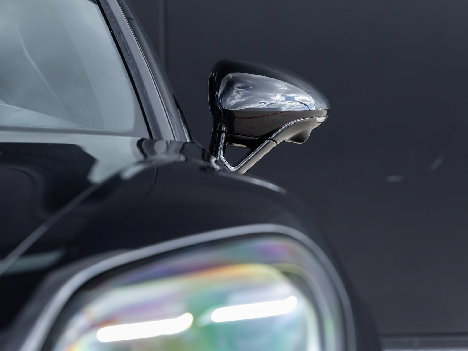 Certified 2025 Porsche Panamera image 17