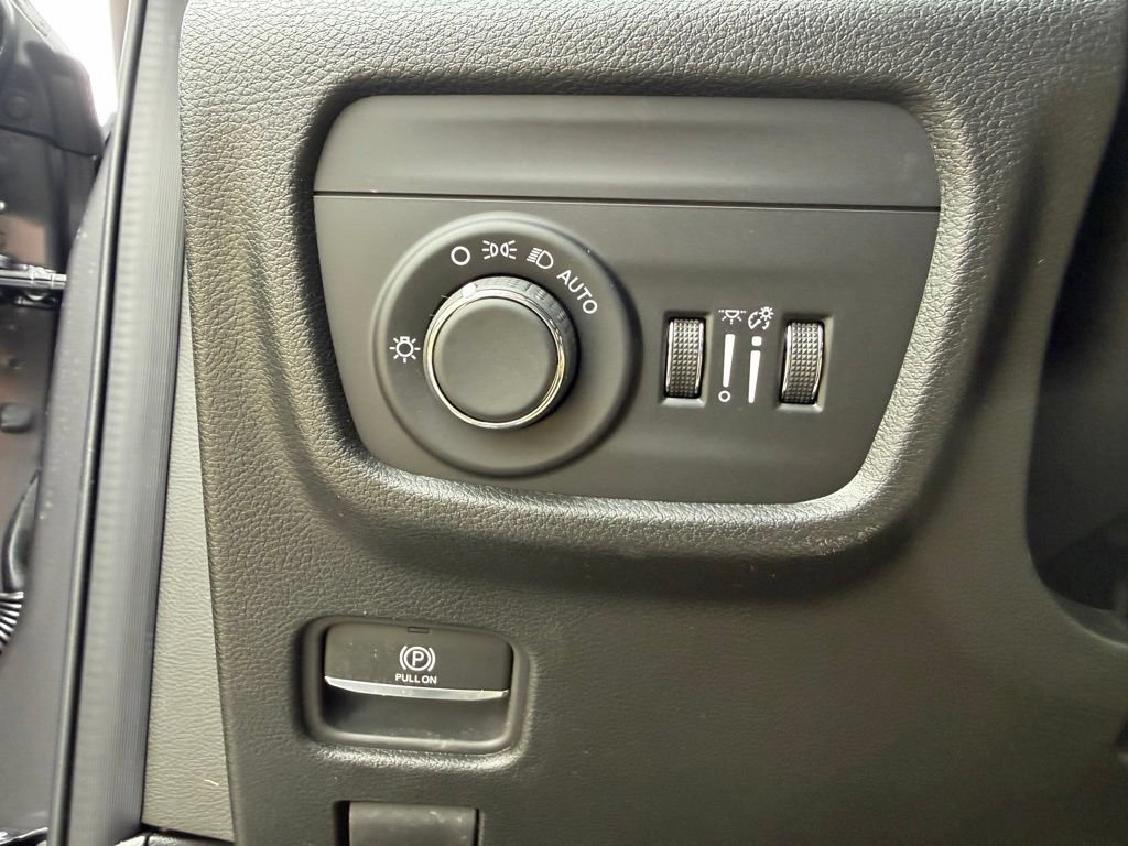 New 2026 Jeep Grand Cherokee Altitude AWD/4WD image 21