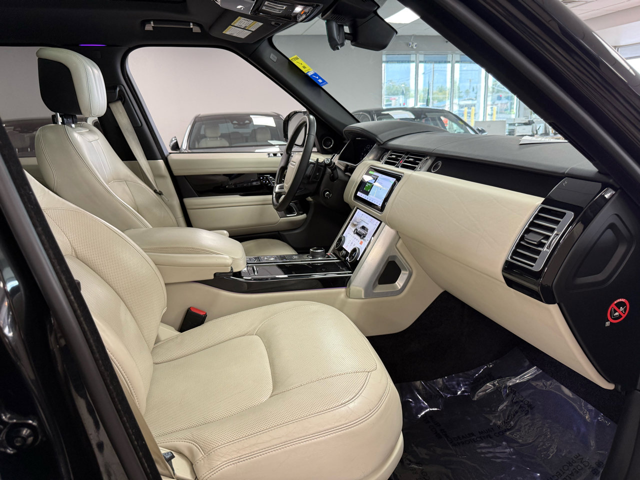 Used 2019 Land Rover Range Rover HSE image 27