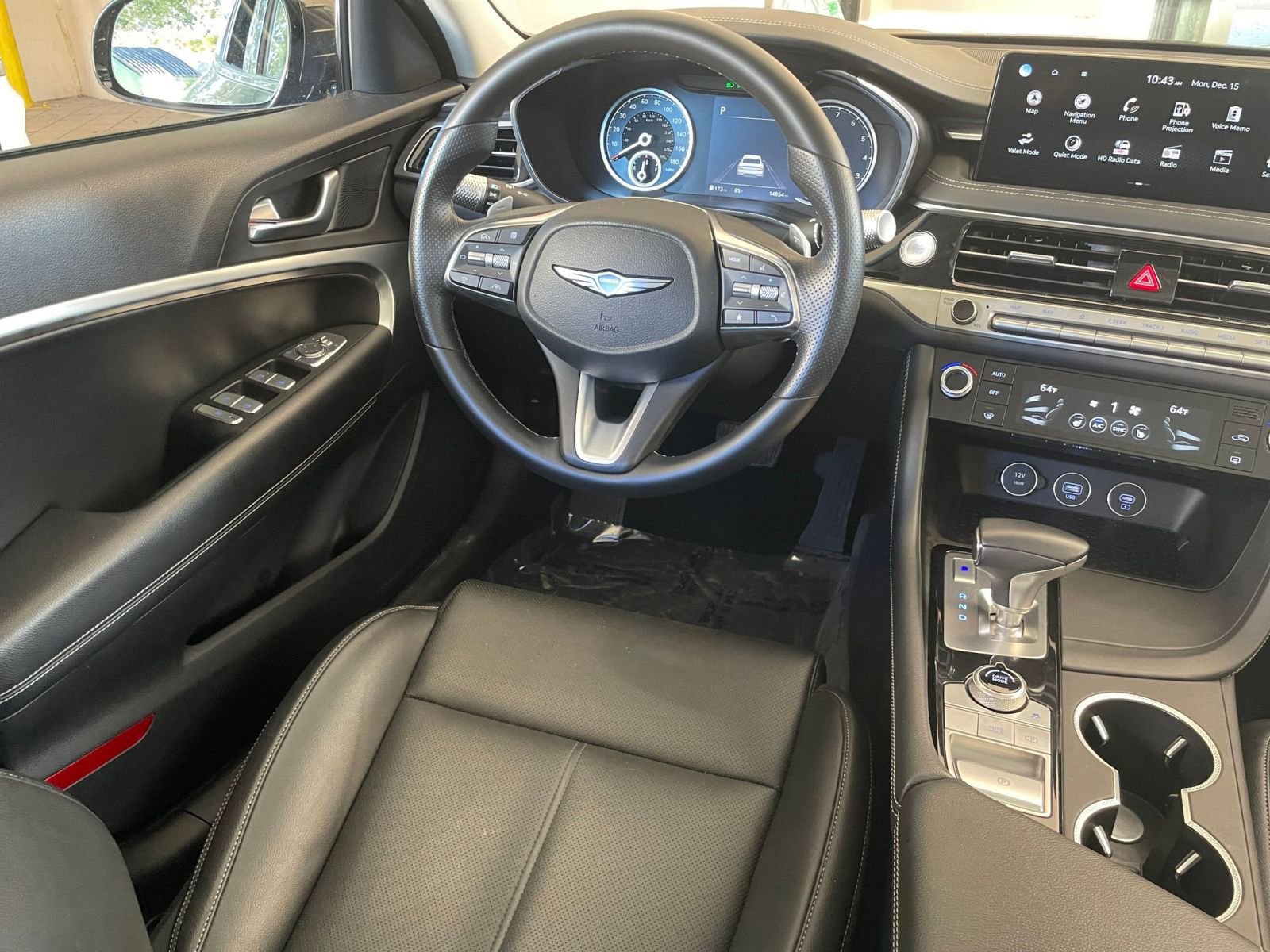 Used 2025 Genesis G70 2.5T image 35