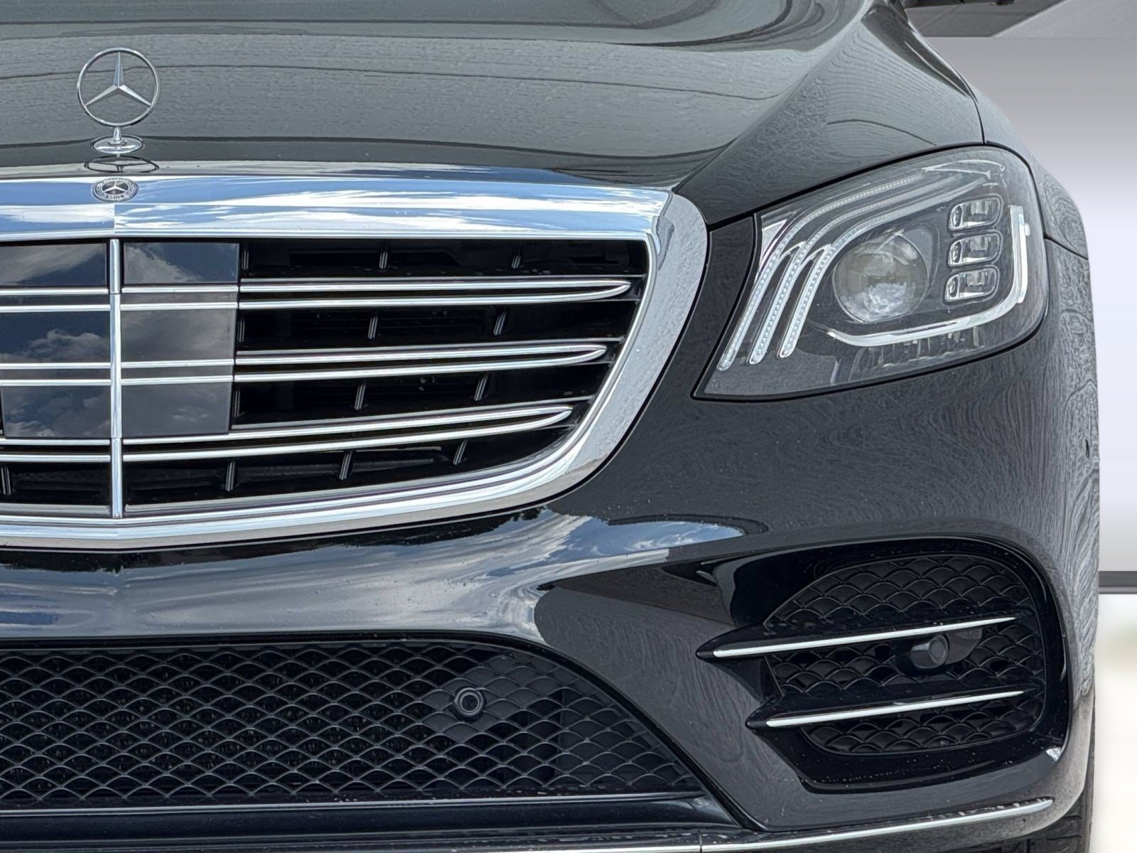 Used 2019 Mercedes-Benz S 560 Sedan image 12