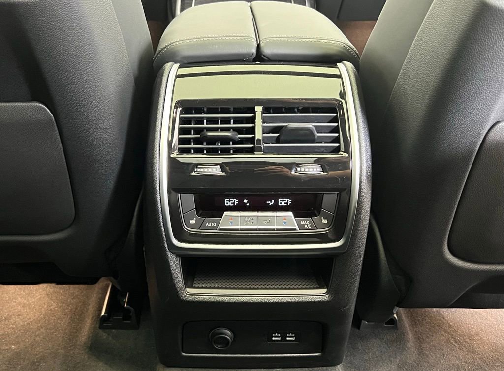 Certified 2025 BMW X7 M60i image 11