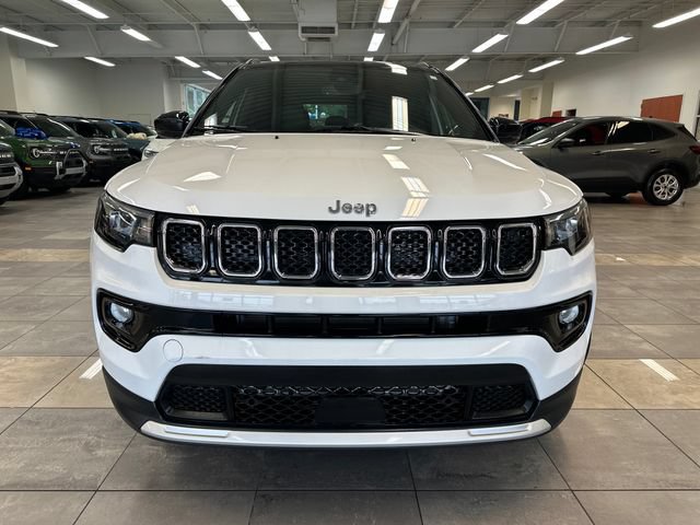 Used 2023 Jeep Compass Limited AWD/4WD image 17