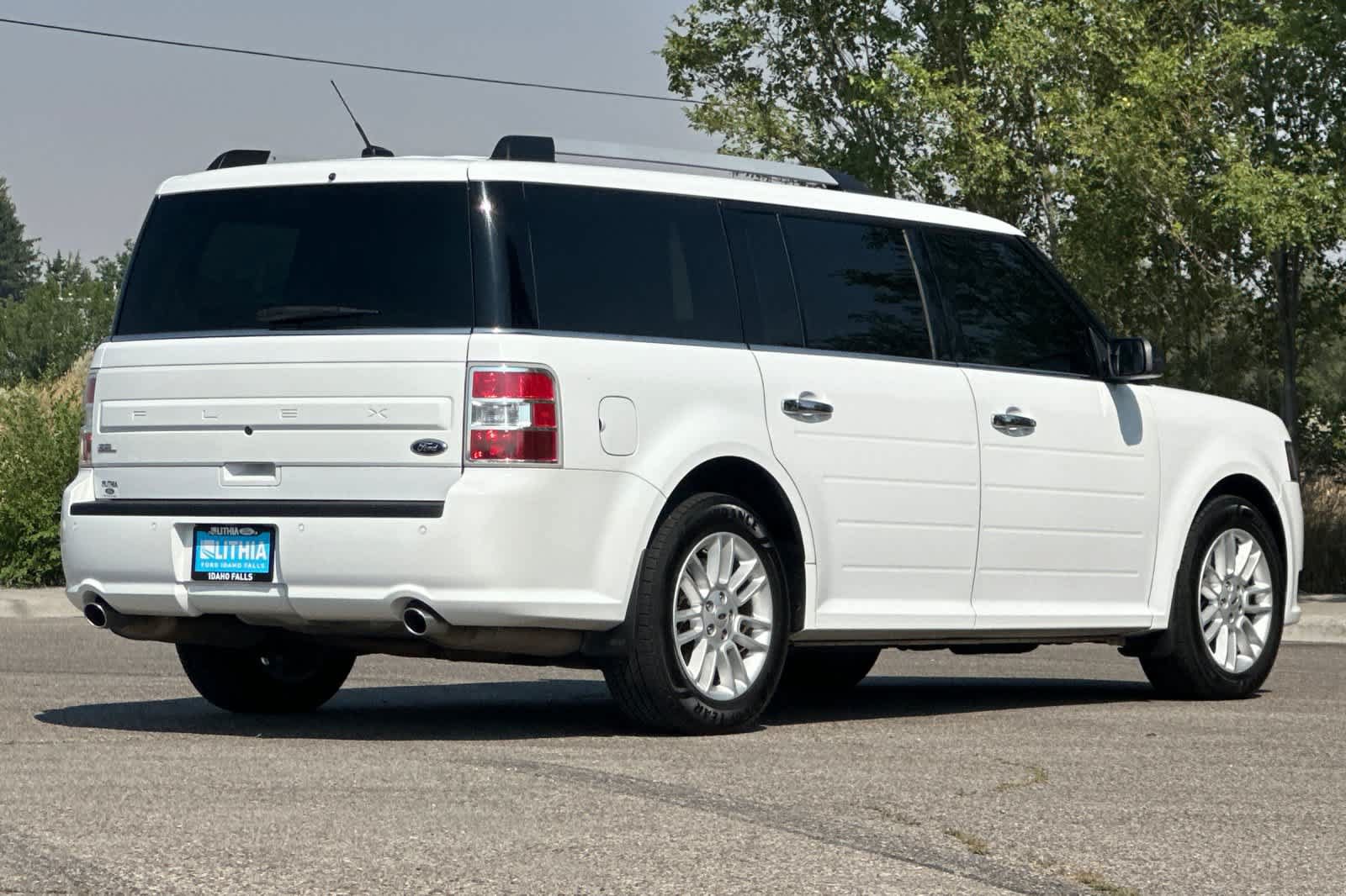 Used 2016 Ford Flex SEL FWD image 2