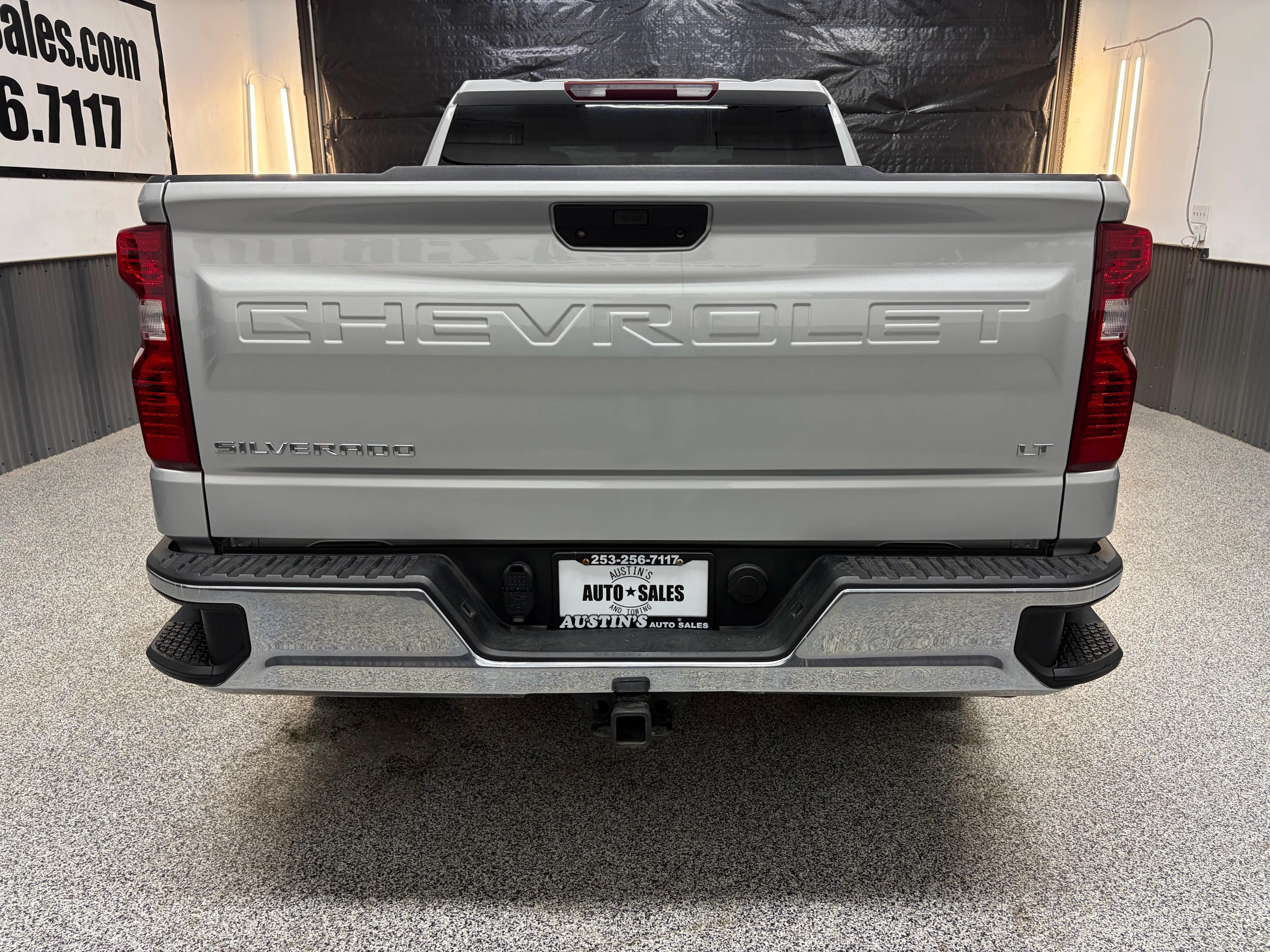 Used 2020 Chevrolet Silverado 1500 LT w/ Fleet Comfort Package AWD/4WD image 4