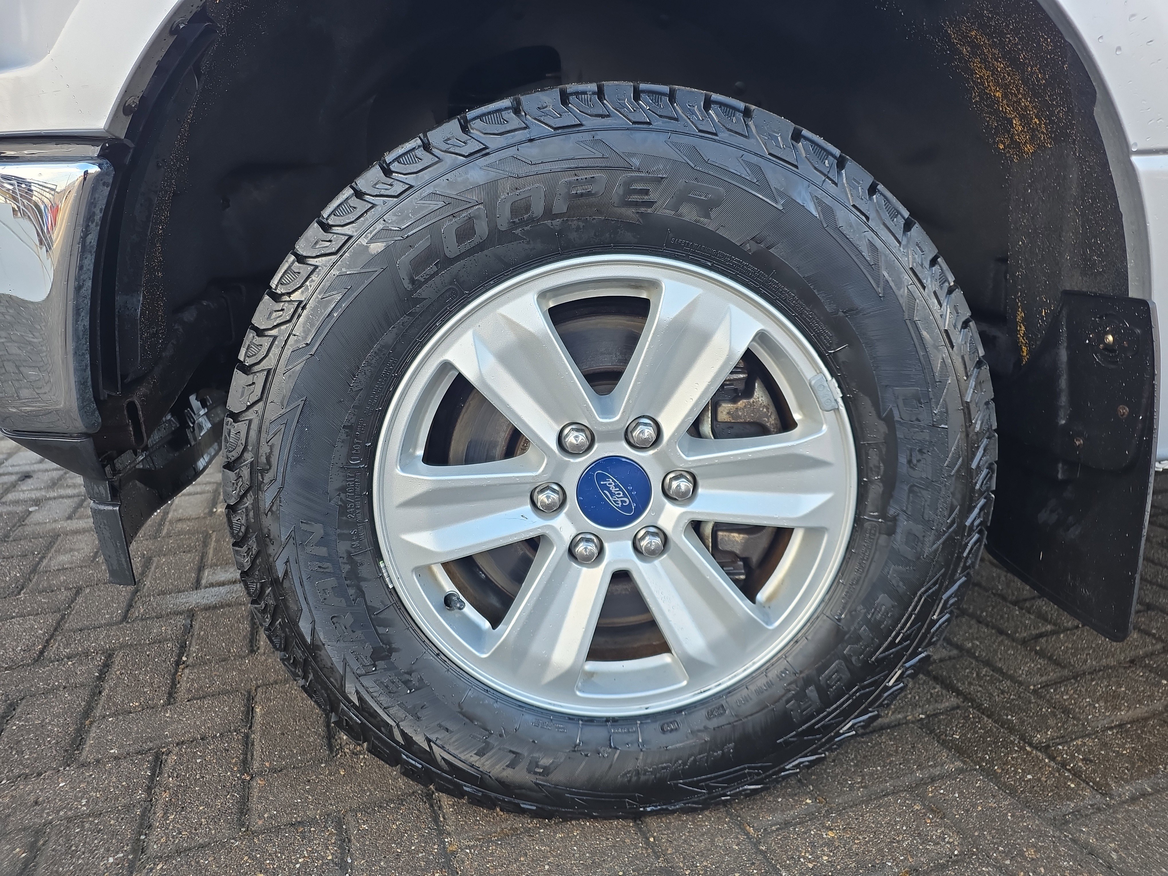 Used 2018 Ford F150 XLT w/ Trailer Tow Package image 11