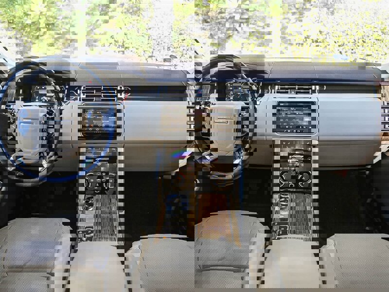 Used 2019 Land Rover Range Rover HSE image 14