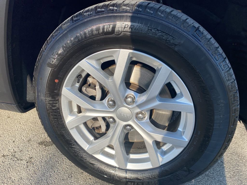 Used 2023 Jeep Grand Cherokee L Limited w/ Trailer Tow Group (B) image 8