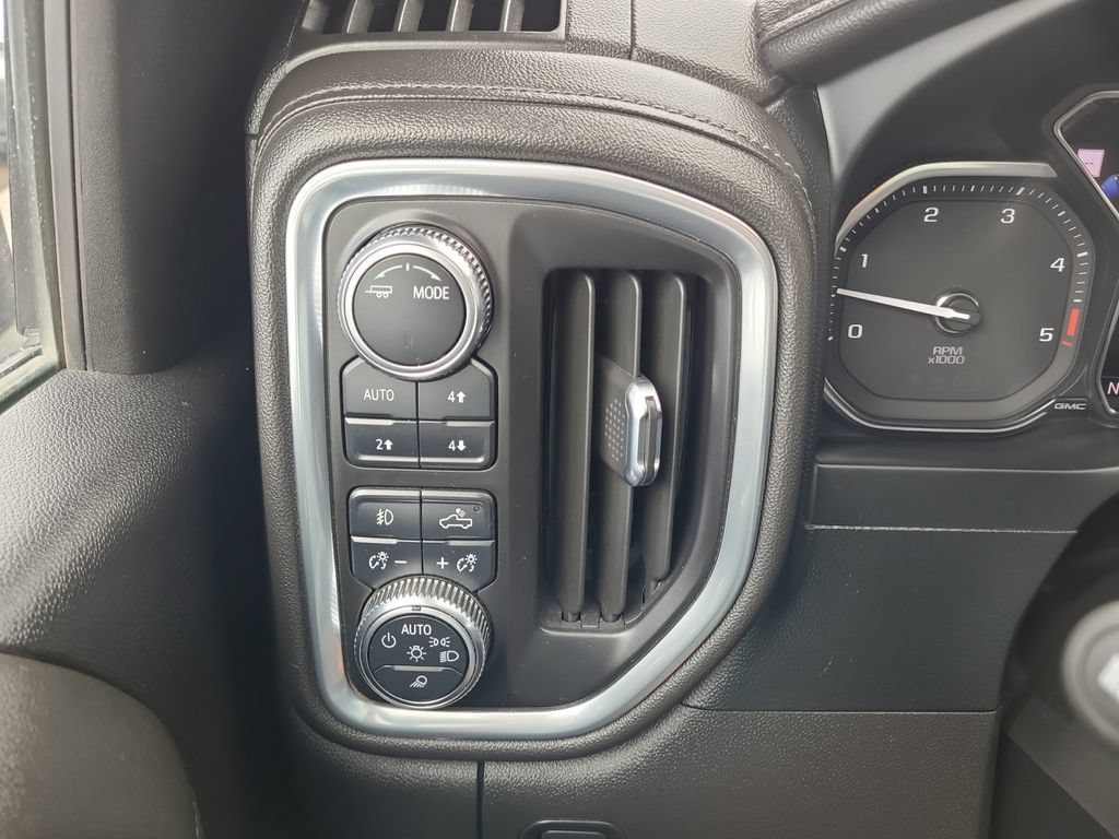 Used 2022 GMC Sierra 3500 Denali AWD/4WD image 22